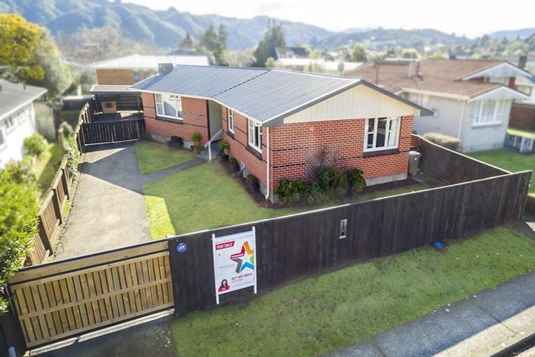 Photo of property in 9 Oregon Drive, Maoribank, Upper Hutt, 5018