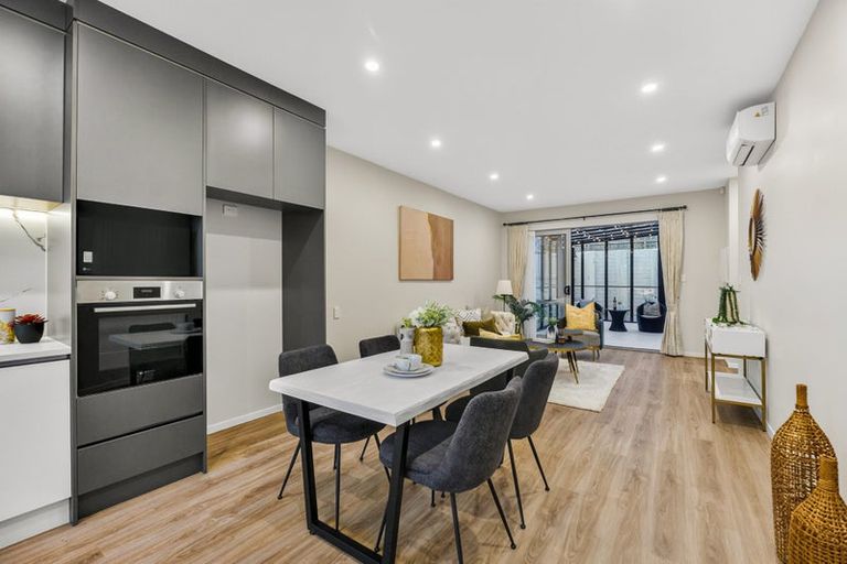 Photo of property in 37 Puwha Street, Massey, Auckland, 0614