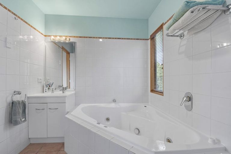 Photo of property in 31 Durness Place, Red Beach, 0932