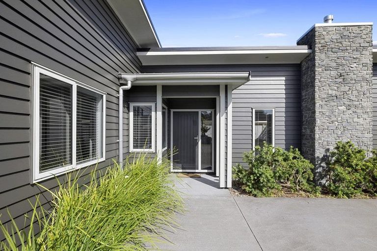 Photo of property in 20 Fernbrook Drive, Hurworth, New Plymouth, 4310