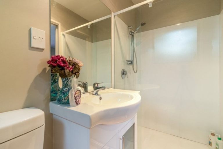 Photo of property in 39 Lyndon Street, Riccarton, Christchurch, 8041