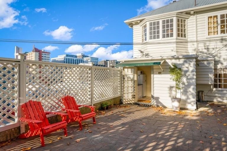 Photo of property in 22a Clifton Terrace, Kelburn, Wellington, 6012