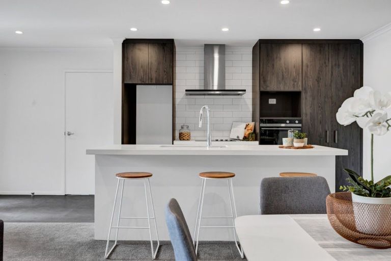 Photo of property in 10a Winstone Place, Highlands Park, New Plymouth, 4312