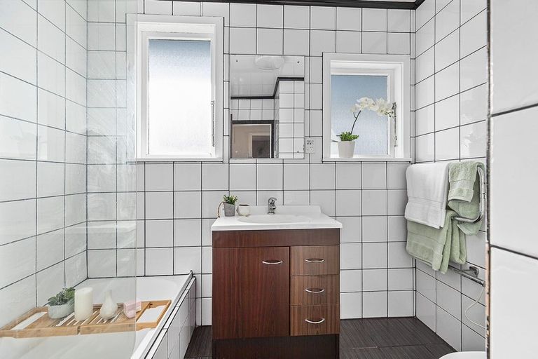 Photo of property in 76 Te Pene Avenue, Titahi Bay, Porirua, 5022