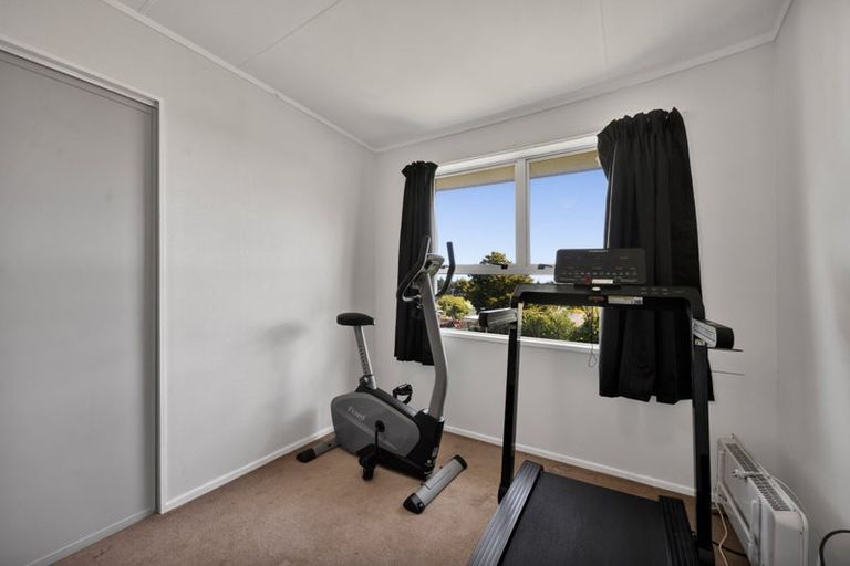 Photo of property in 17 Suther Street, Waverley, 4510