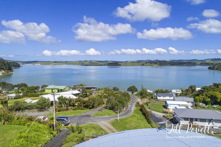 Photo of property in 36 Kilbraugh Street, Whakapirau, Maungaturoto, 0583