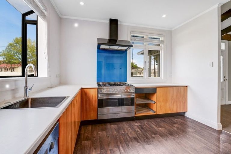 Photo of property in 40 Awaroa Road, Helensville, 0800