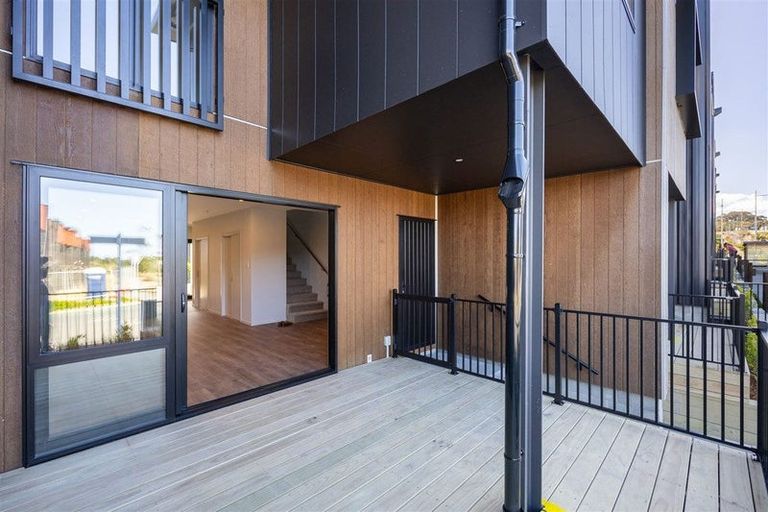 Photo of property in 108 Te Oneroa Way, Long Bay, Auckland, 0630