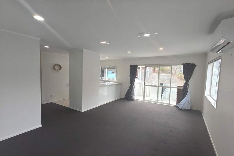 Photo of property in 16 Rotoiti Avenue, Pakuranga Heights, Auckland, 2010