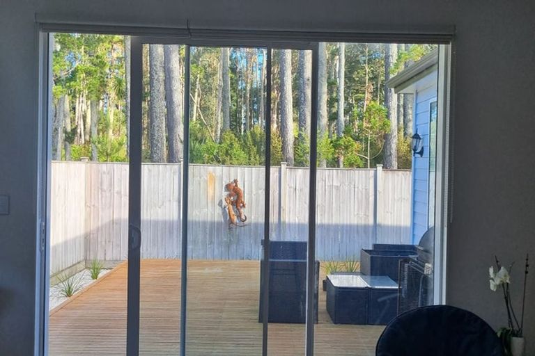Photo of property in 28 Konoba Avenue, Kumeu, 0810
