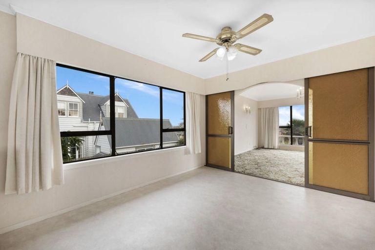 Photo of property in 44 Bradbury Road, Botany Downs, Auckland, 2010