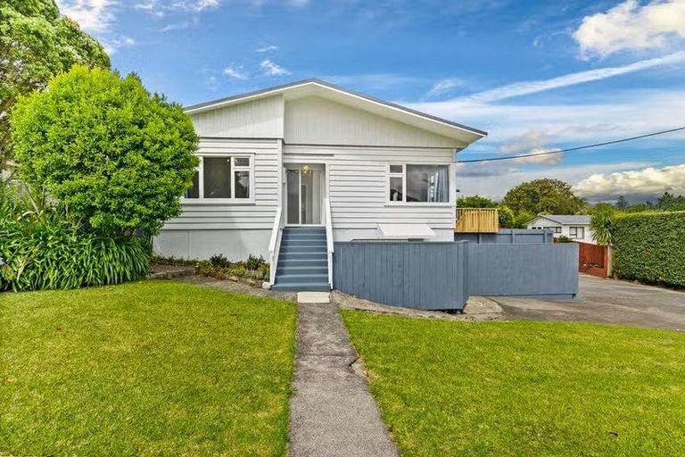 Photo of property in 11 Craigbank Avenue, New Lynn, Auckland, 0600