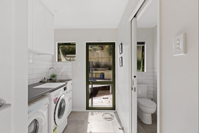 Photo of property in 26 Waldorf Crescent, Orewa, 0931