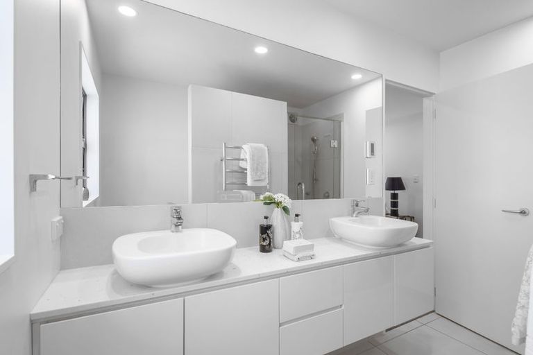 Photo of property in 10a Waterloo Road, Milford, Auckland, 0620