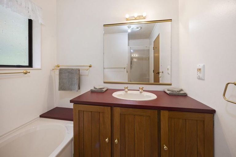 Photo of property in 13 Pentland Place, Highlands Park, New Plymouth, 4312