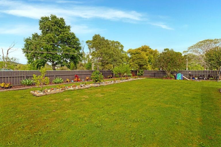 Photo of property in 35 Monkhouse Street, Tolaga Bay, 4077