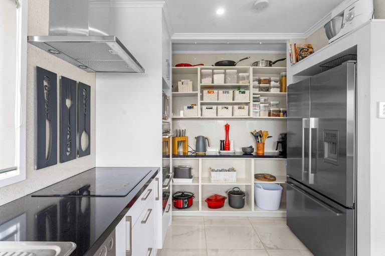 Photo of property in 2/85 Sylvan Avenue, Northcote, Auckland, 0627