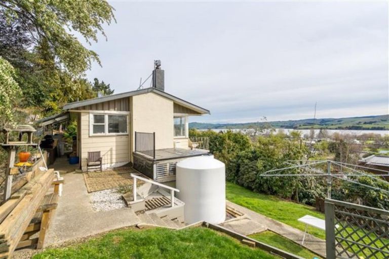 Photo of property in 25 Nore Street, Waihola, Milton, 9073