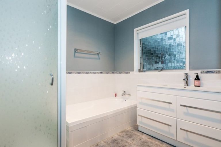 Photo of property in 38 Freyberg Avenue, Tamatea, Napier, 4112