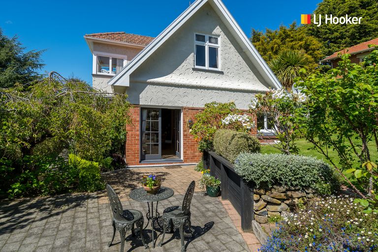 Photo of property in 102 Glenpark Avenue, Mornington, Dunedin, 9011