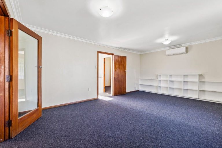 Photo of property in 75 Pahiatua Street, Hokowhitu, Palmerston North, 4410