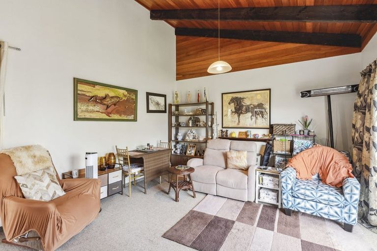 Photo of property in 15 Winara Avenue, Waikanae, 5036