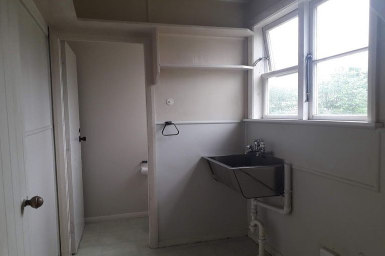 Photo of property in 354 Oxford Terrace, Avalon, Lower Hutt, 5011