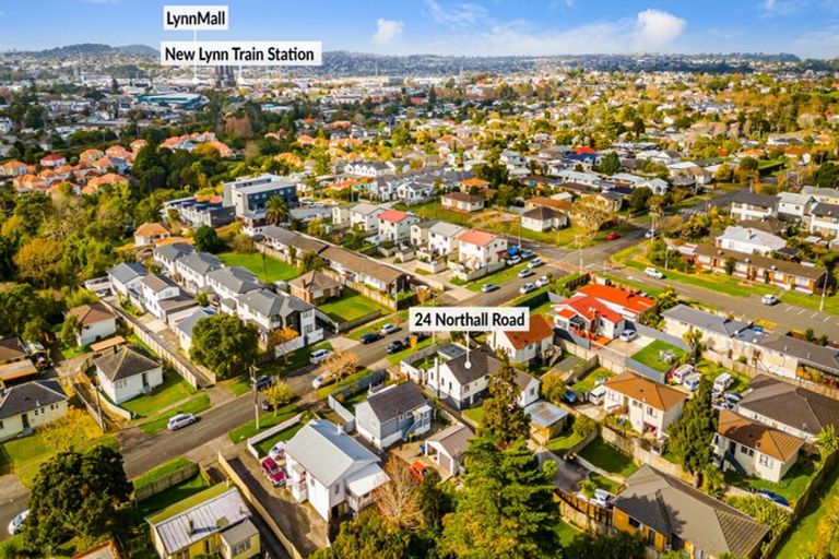 Photo of property in 24 Northall Road, New Lynn, Auckland, 0600