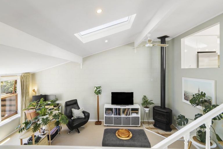 Photo of property in 92a Churton Drive, Churton Park, Wellington, 6037