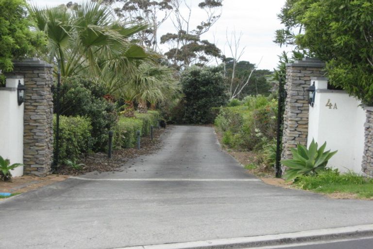 Photo of property in 4a Roberts Road, Matakatia, Whangaparaoa, 0930