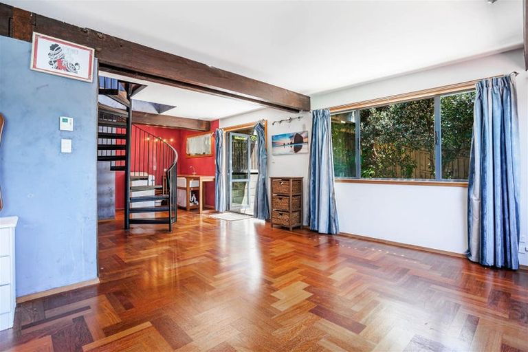 Photo of property in 28 Stillwater Crescent, Stillwater, Silverdale, 0993