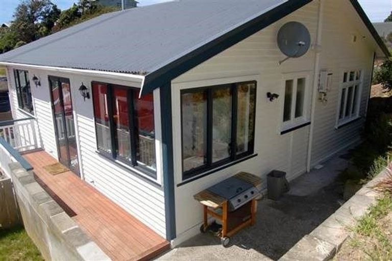 Photo of property in 94 Eden Street, Island Bay, Wellington, 6023