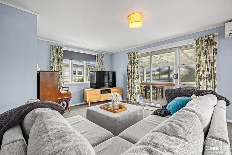Photo of property in 142 Te Pene Avenue, Titahi Bay, Porirua, 5022