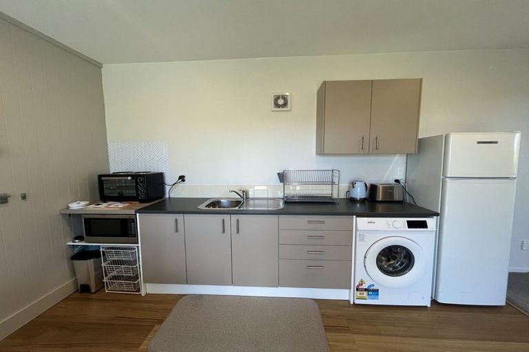 Photo of property in 31 Seaview Road, Paremata, Porirua, 5024