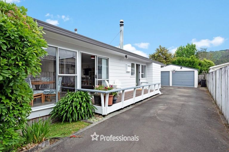 Photo of property in 7 Delaware Grove, Totara Park, Upper Hutt, 5018