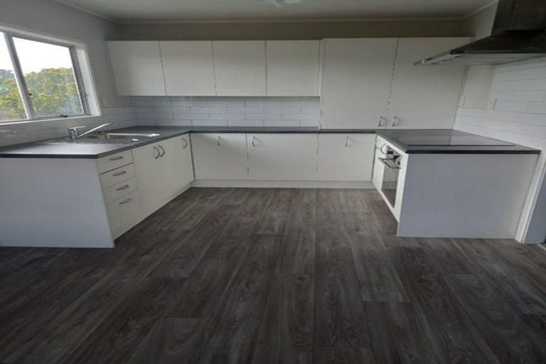 Photo of property in 6 Balwyn Place, Clendon Park, Auckland, 2103