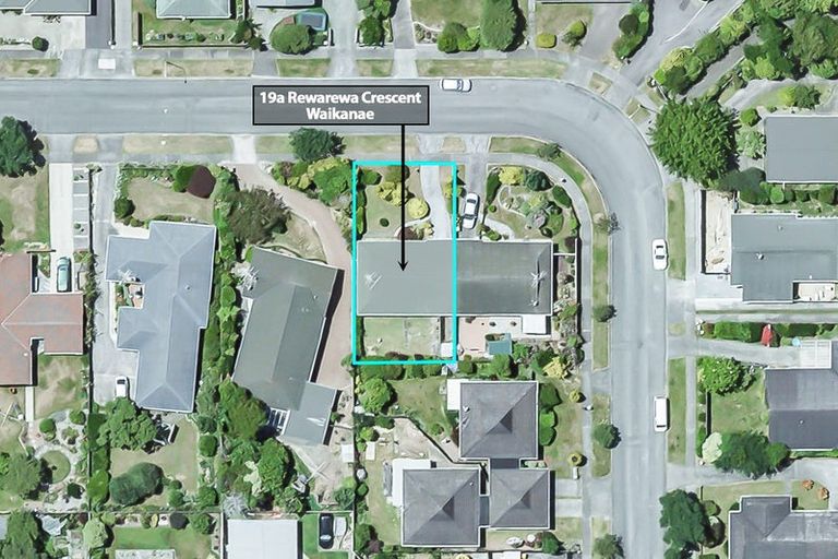 Photo of property in 19a Rewarewa Crescent, Waikanae, 5036