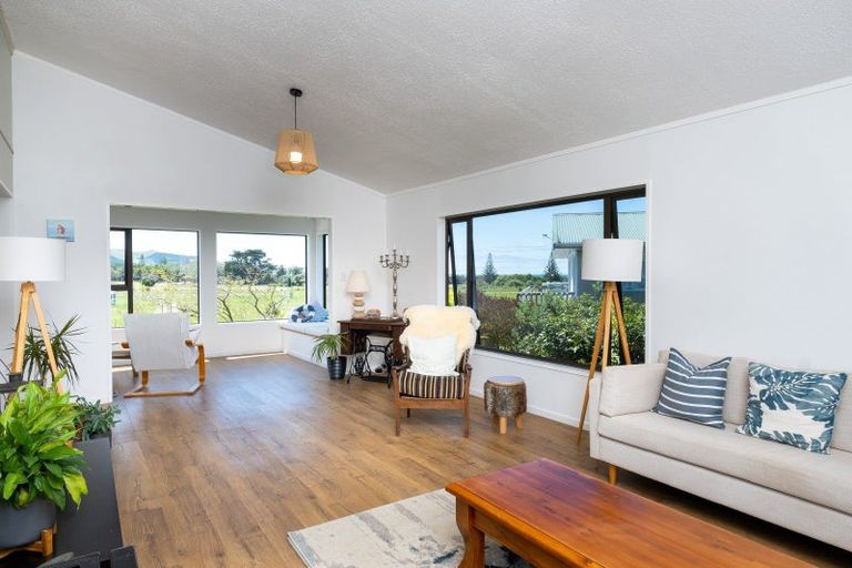 Photo of property in 68 Harper Road, Waimarama, Havelock North, 4294
