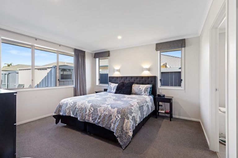 Photo of property in 1 Roxbury Place, Papamoa Beach, Papamoa, 3118