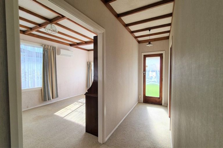 Photo of property in 16 Gisborne Terrace, Opunake, 4616