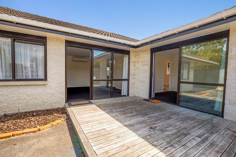 Photo of property in 24 Rangitira Avenue, Palmerston North, 4414