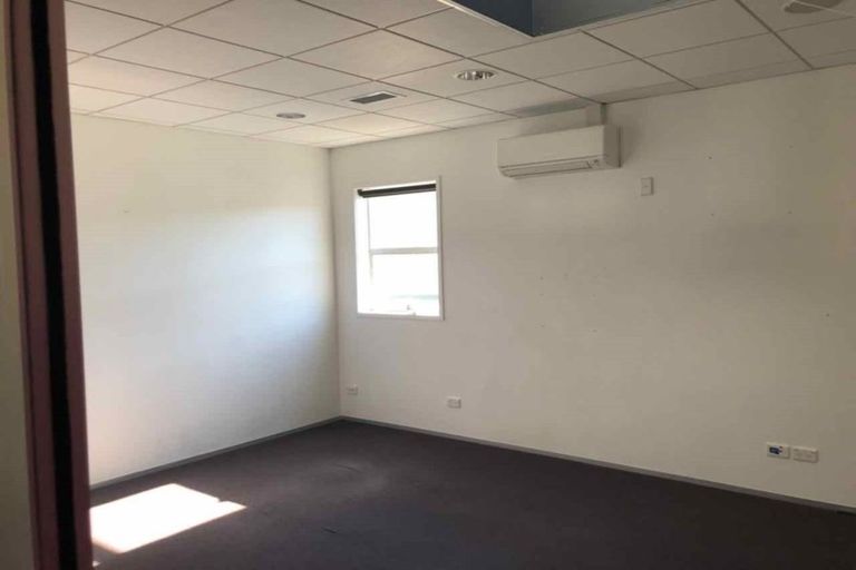 Photo of property in 48 Hanson Grove, Stokes Valley, Lower Hutt, 5019