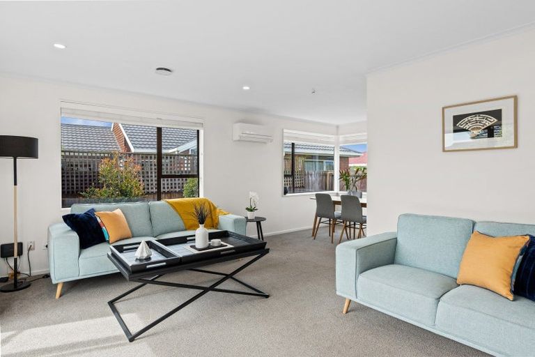 Photo of property in 1/139 Sawyers Arms Road, Northcote, Christchurch, 8052