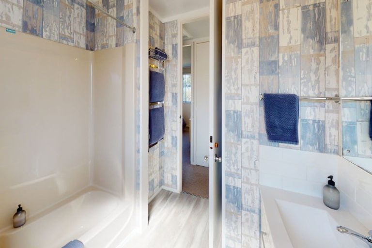 Photo of property in 120 Park Avenue, Waitarere Beach, Levin, 5510