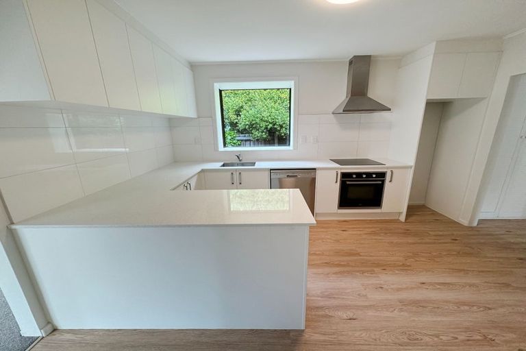 Photo of property in 16 Manor Place, Bryndwr, Christchurch, 8053