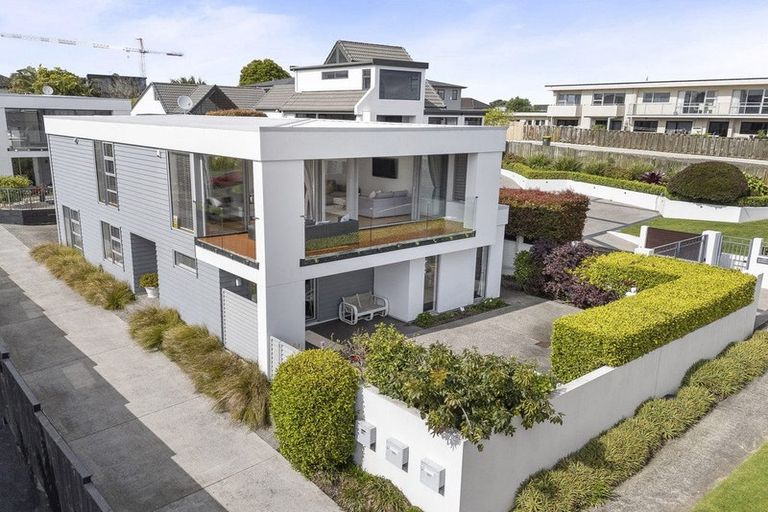 Photo of property in 38 Takutai Avenue, Bucklands Beach, Auckland, 2012