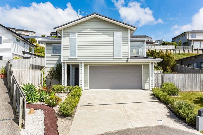Photo of property in 14 Canary Way, Whitby, Porirua, 5024