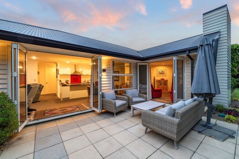 Photo of property in 11 Breton Close, Northwood, Christchurch, 8051