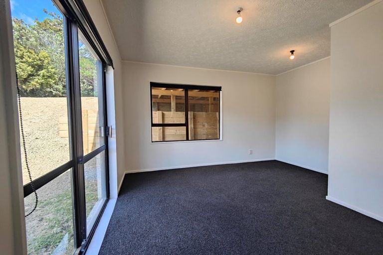 Photo of property in 17 Nalanda Crescent, Broadmeadows, Wellington, 6035