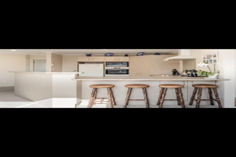 Photo of property in 8 Falconridge Place, Shirley, Christchurch, 8061